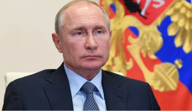 “Tenemos que trabajar, no buscar sucesores”: Putin